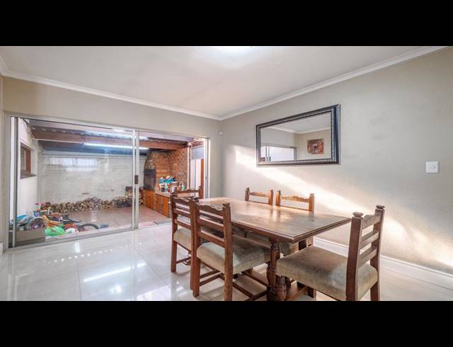 3 BEDROOM HOUSE FOR SALE IN TOWNSEND ESTATE